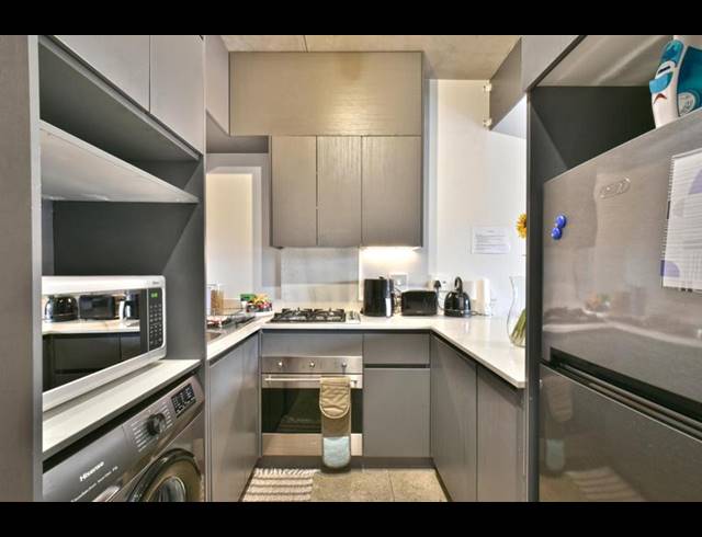 2 BEDROOM APARTMENT FOR SALE IN HYDE PARK